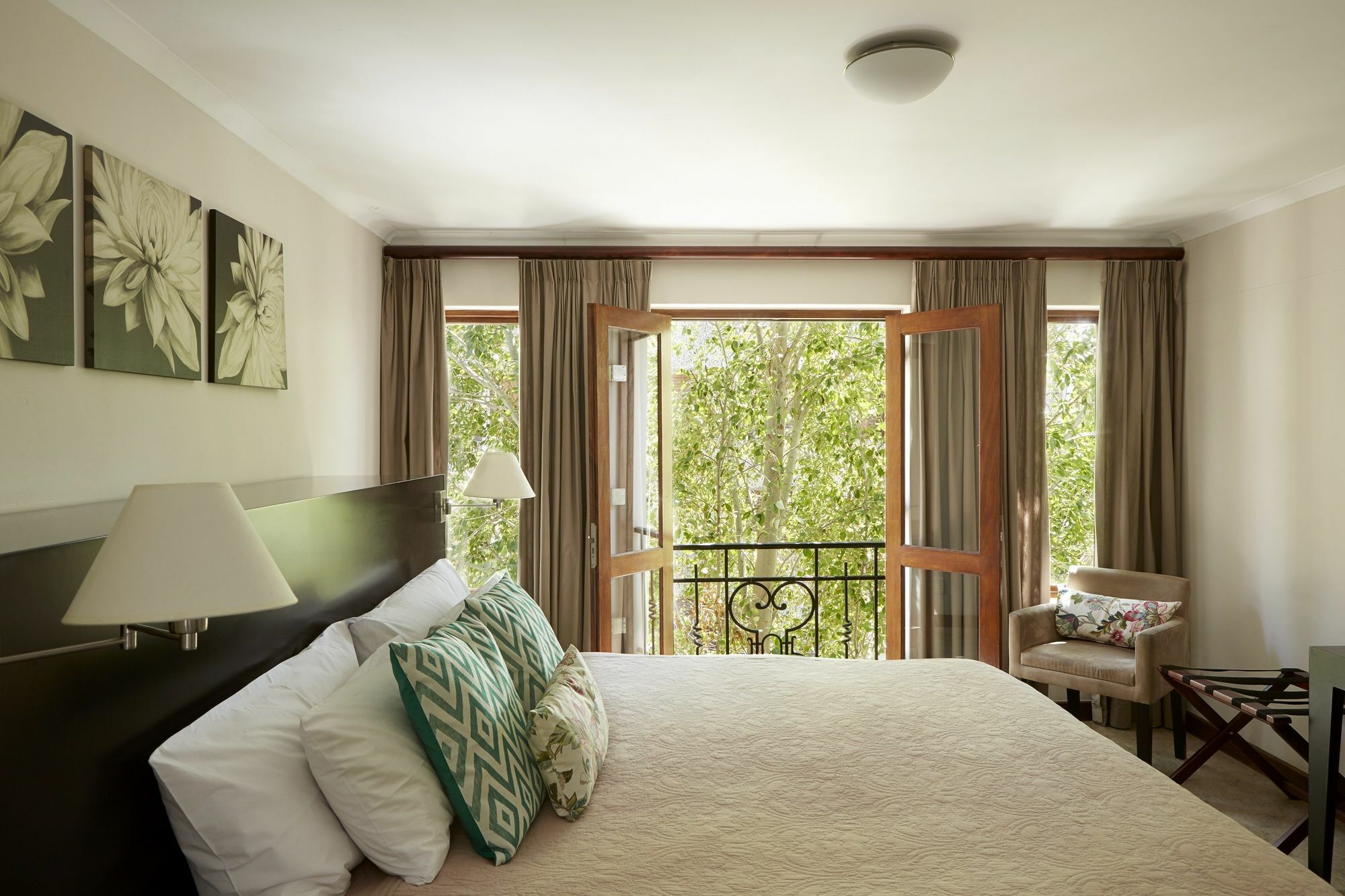 Bayflowers Guest House Cape Town Exterior photo